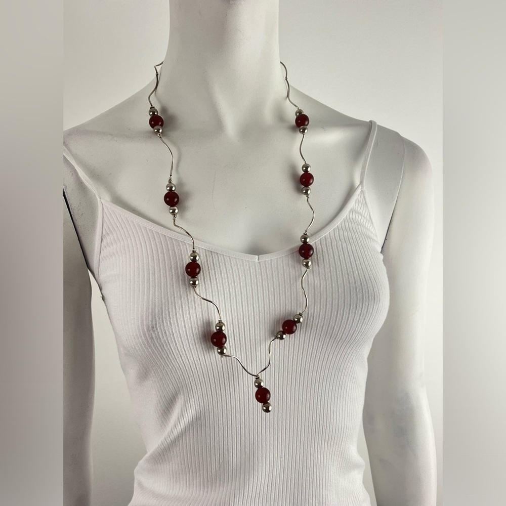 Sterling silver garnet beads necklace.